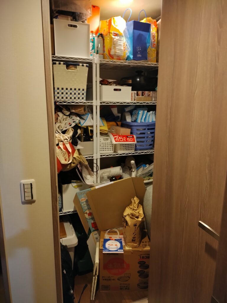 茨木市 マンション 廊下収納 整理収納事例 before 池田志保